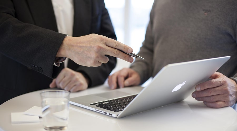 Come prepararsi a un big deal: l’importanza della compliance strategica secondo LaunchBiz