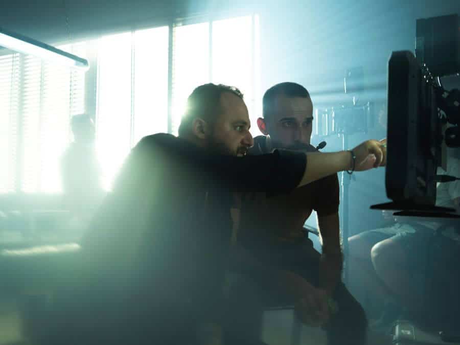 Montaggio cinematografico: come il ritmo di un film si costruisce in sala di montaggio